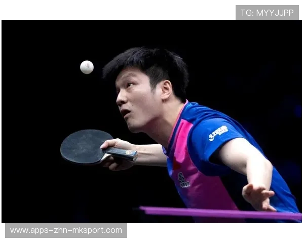 樊振东 4-3 惊险晋级，赛后累到坐在地上