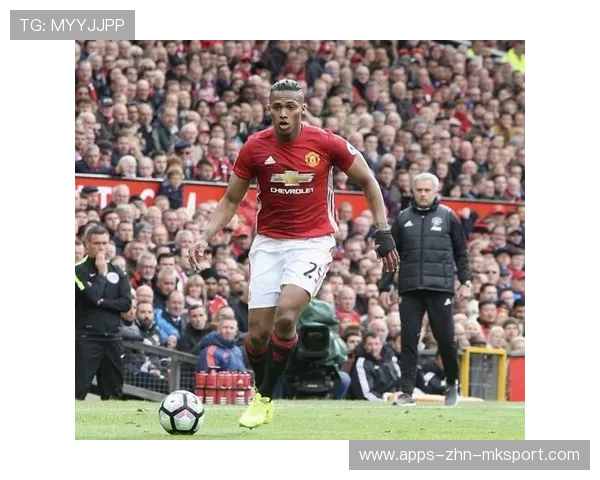 切尔西官宣召回外租后卫马马杜·萨尔，球员即刻重返一线队